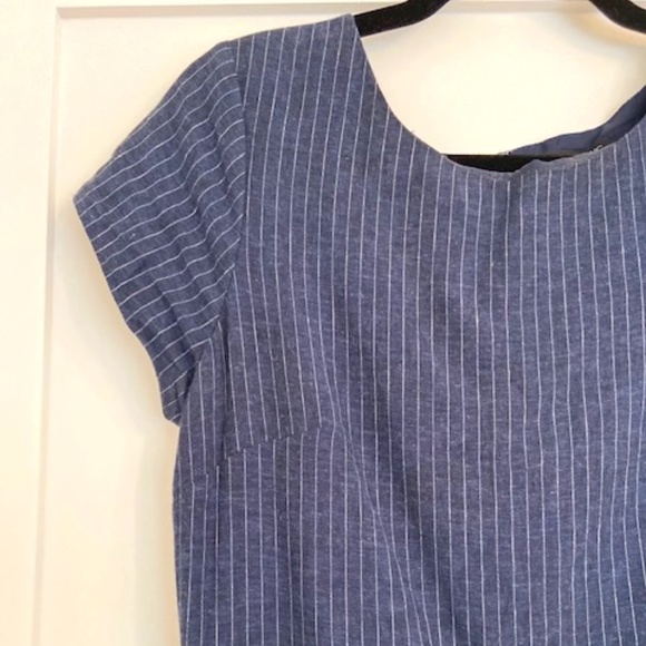 Pinstripe Blue/White Banana Republic Dress Sz 10 - Picture 1 of 4